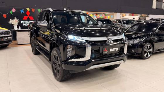 MITSUBISHI L200 TRITON 2.4 16V TURBO DIESEL SPORT HPE-S CD 4P 4X4 AUTOMÁTICO MITSUBISHI L200 TRITON 2.4 16V TURBO DIESEL SPORT HPE-S CD 4P 4X4 AUTOMÁTICO